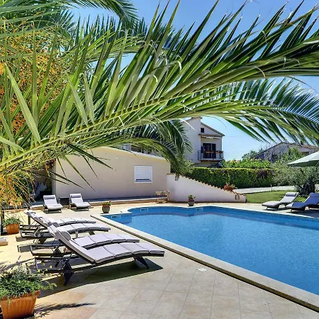 Boutique With Pool In *