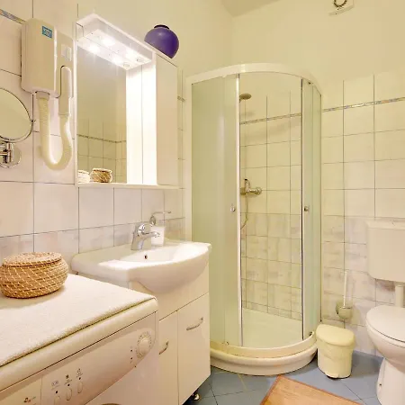 Boutique With Pool In Apartment Medulin