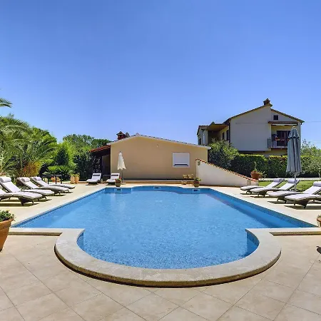 Apartment Boutique With Pool In *
